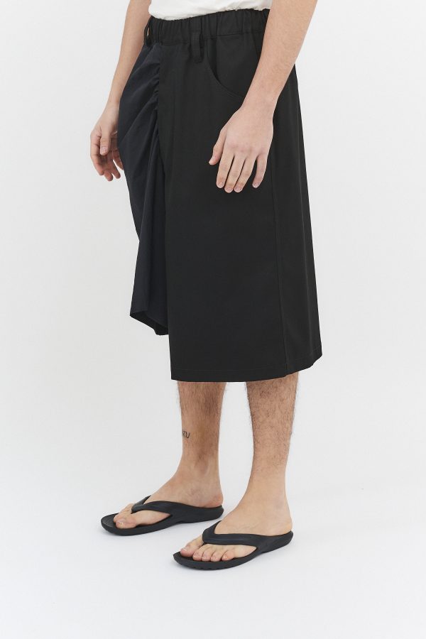 half wide shorts black