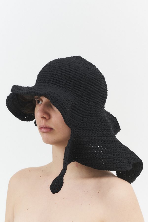hand-crocheted flower bucket hat black