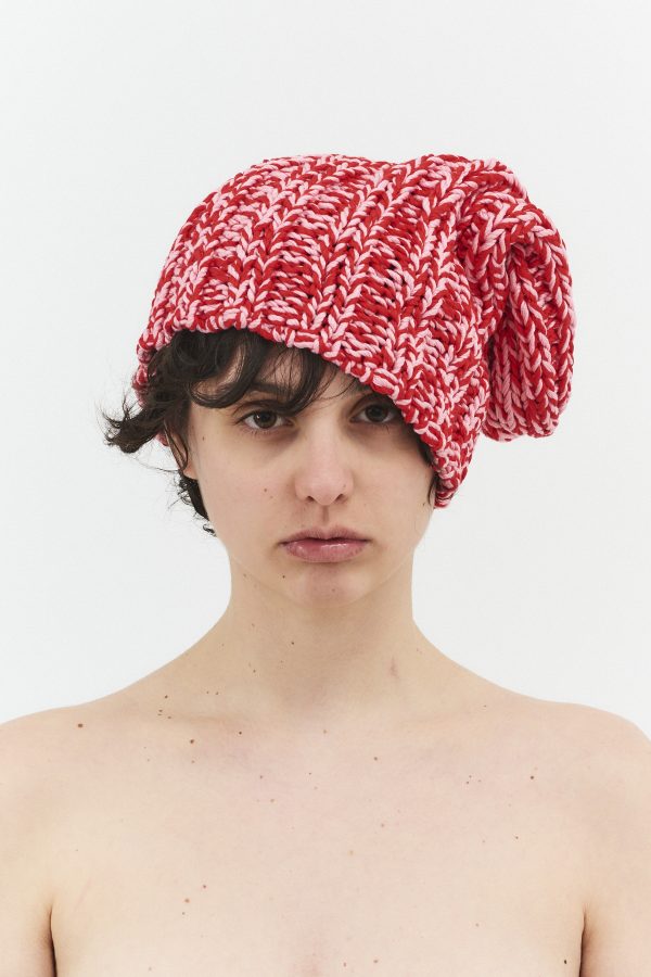 hand knitted beanie hat red/pink